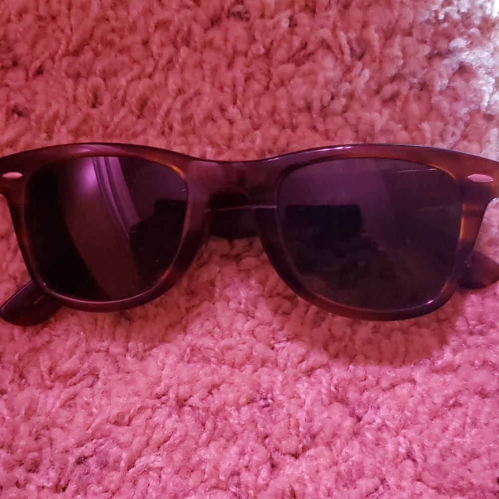 Sunglasses - Picture 4 of 4